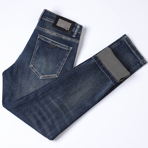 ブランドジーンズ背面デザイン